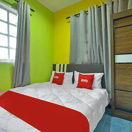 Oyo 90744 Bari Indah Beach Resort Kuala Terengganu Exterior photo