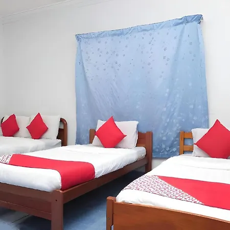 Oyo 90744 Bari Indah Beach Resort Kuala Terengganu Exterior photo
