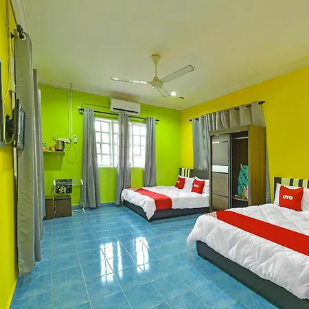 Oyo 90744 Bari Indah Beach Resort Kuala Terengganu Exterior photo