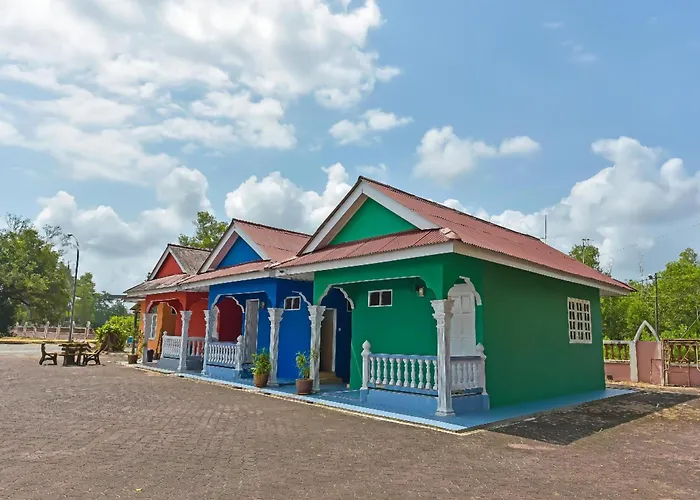 Oyo 90744 Bari Indah Beach Resort