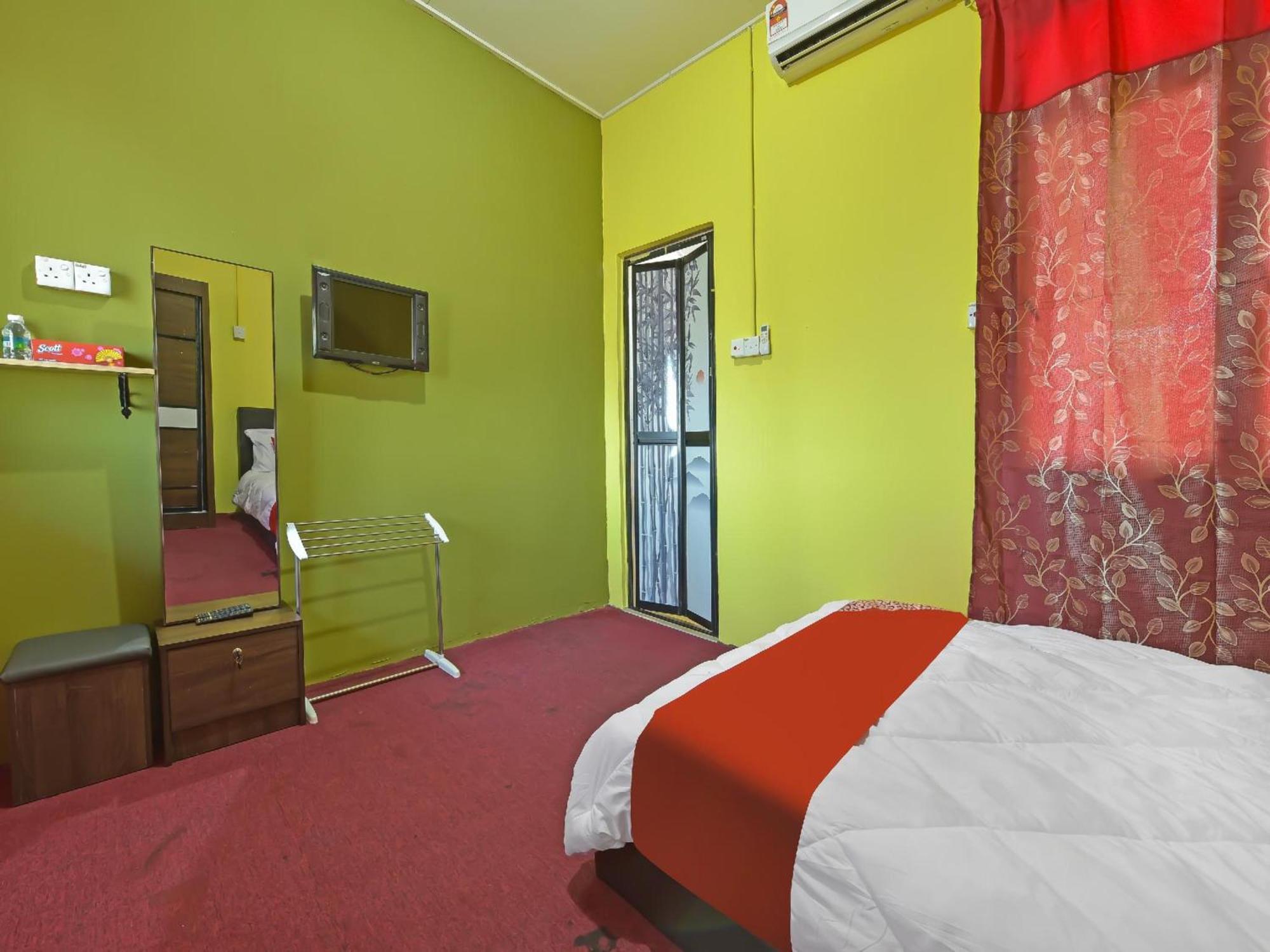 Oyo 90744 Bari Indah 2*